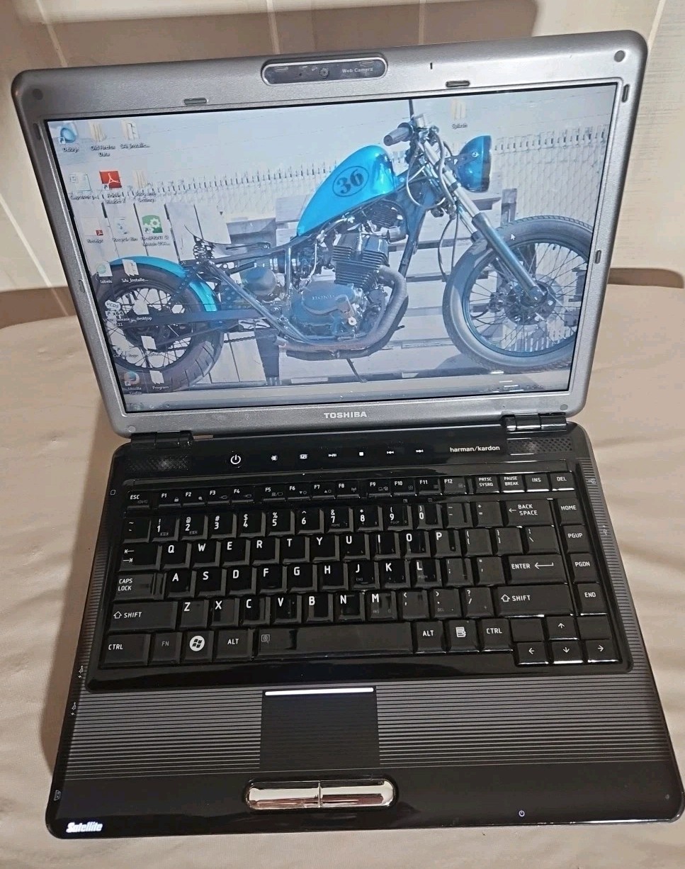 Vintage Toshiba Satellite M305 Laptop Notebook Vista 4G Ram Works No Charger