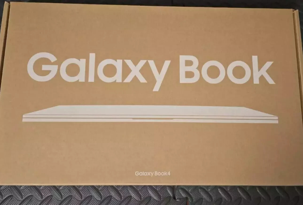 NEW Samsung NP960XGL-XG1US Galaxy Book4 Ultra 16″ AMOLED Touch Laptop 32GB