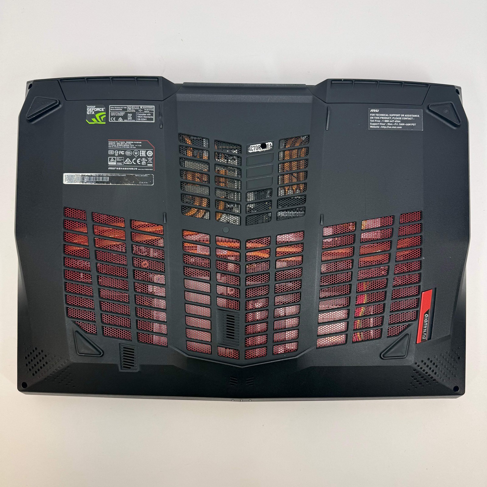 MSI Titan GT75 8RF 17.3″ i7-8850H 2.6GHz 64GB 256GB GTX 1080 Bent USB Read