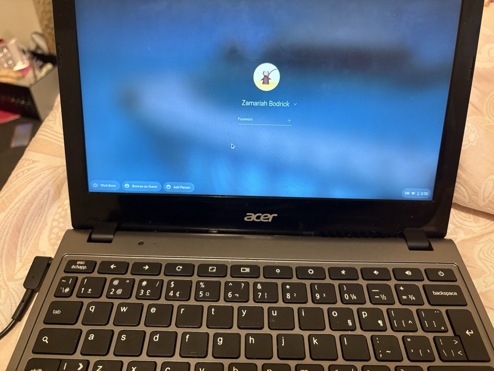 Acer Chromebook C720 11.6″ AMD Athlon Laptop Gray/Black Chrome OS w/ Charger