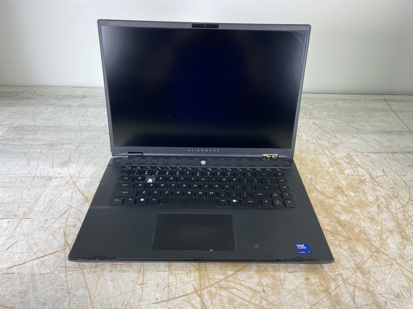 DELL ALIENWARE M16 R2 ULTRA 7 155H @ 1.4 GHz, NO RAM/HDD/OS – (FOR PARTS)