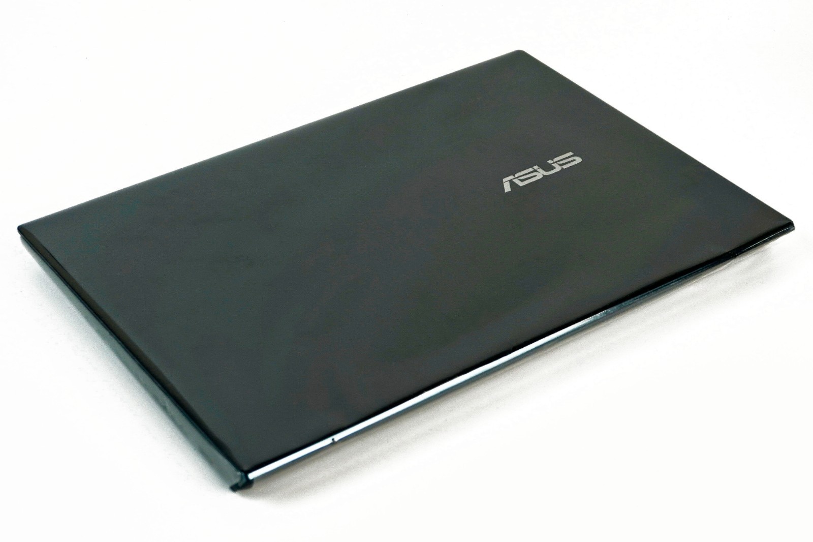 Asus ZenBook Pro Duo UX582 15” i7-12700H 16GB 1TB NVMe RTX 3060 6GB Notebook -E