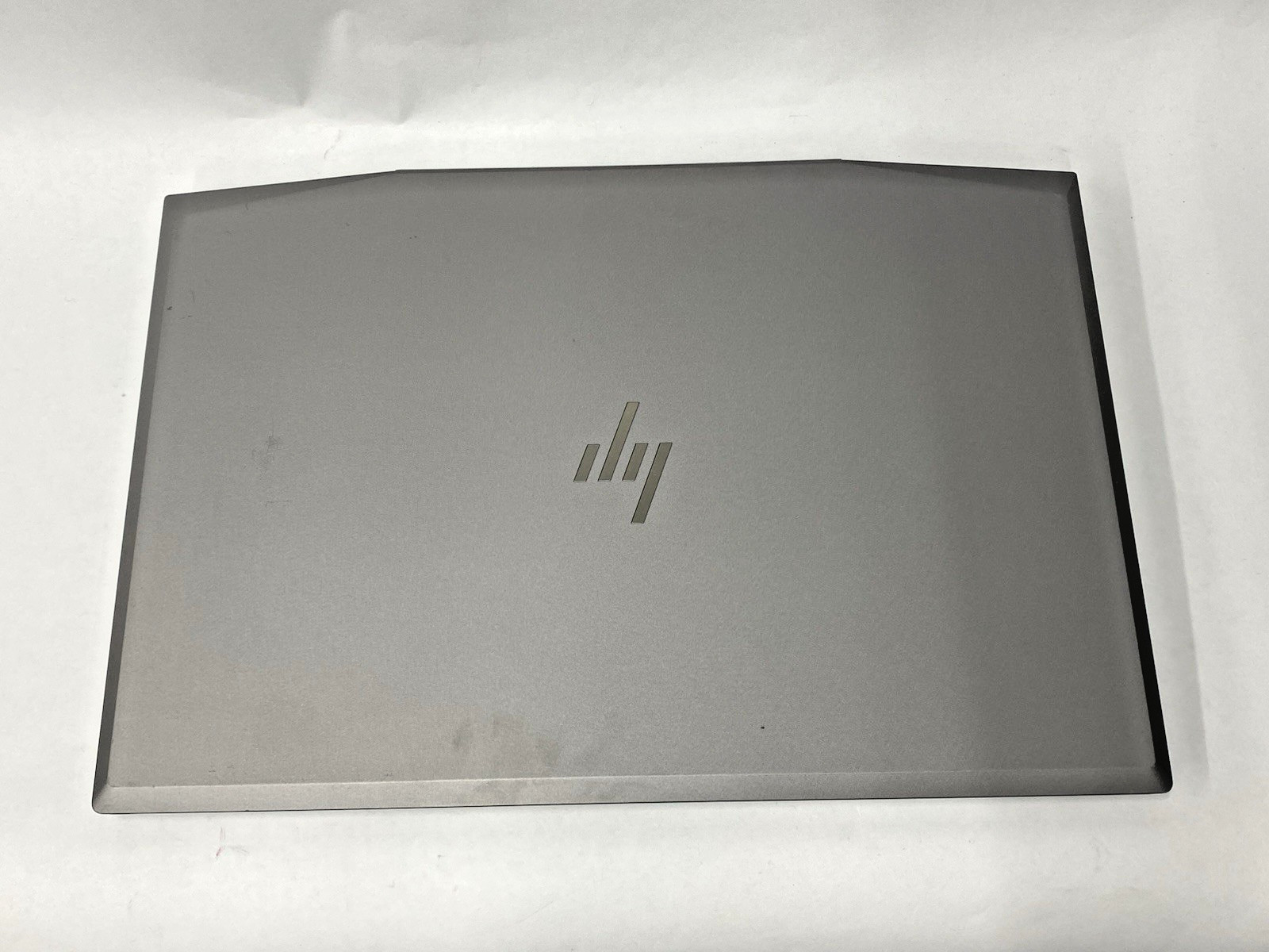 HP Zbook 15v G5 – Touch FHD – i7-8750H – No RAM/SSD/OS – READ