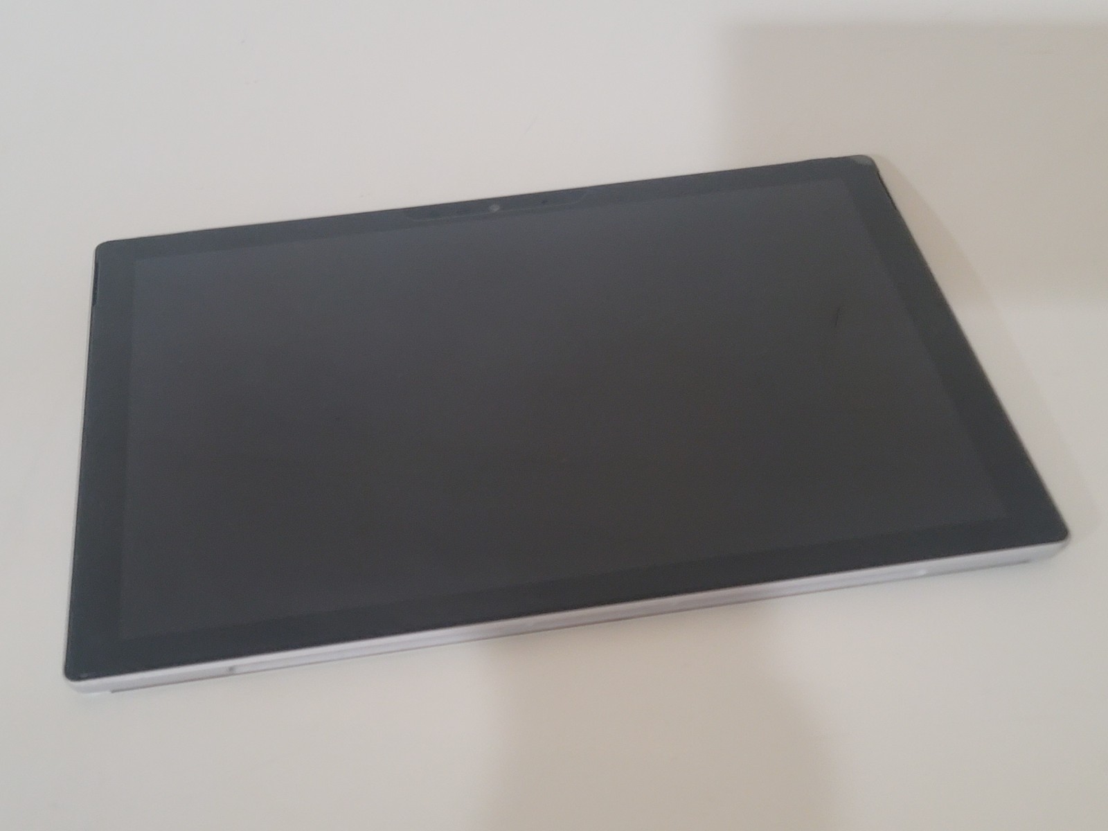 Microsoft Surface Laptop 7th Gen i5 256GB SSD 8GB RAM Windows 10 PRO w/ Charger
