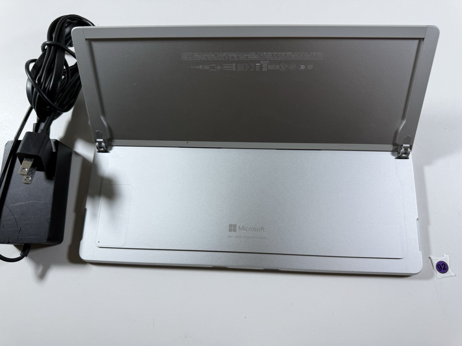 Microsoft Surface Pro 8 (1982) i5-1145G7 – 16GB RAM – 256GB 120Hz – Win 11 Pro