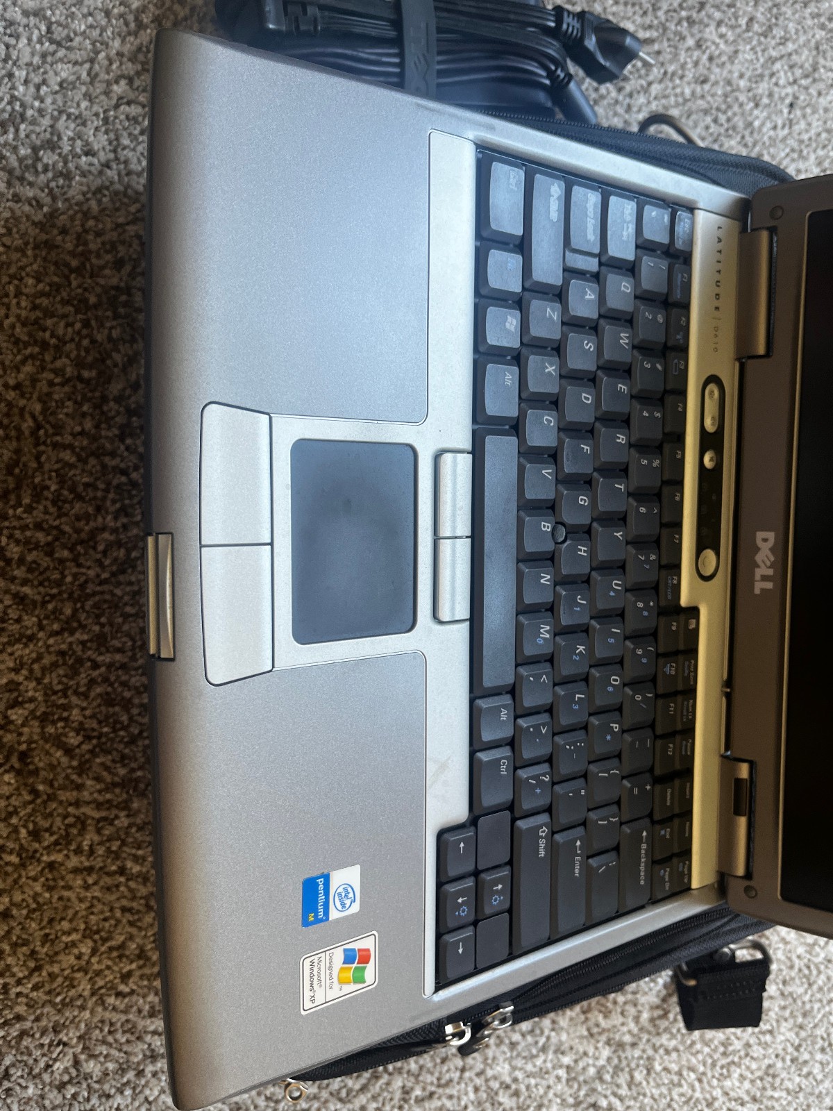 Dell Latitude D610 Retro Windows XP Laptop w/ charger 1GB RAM 1.86Ghz