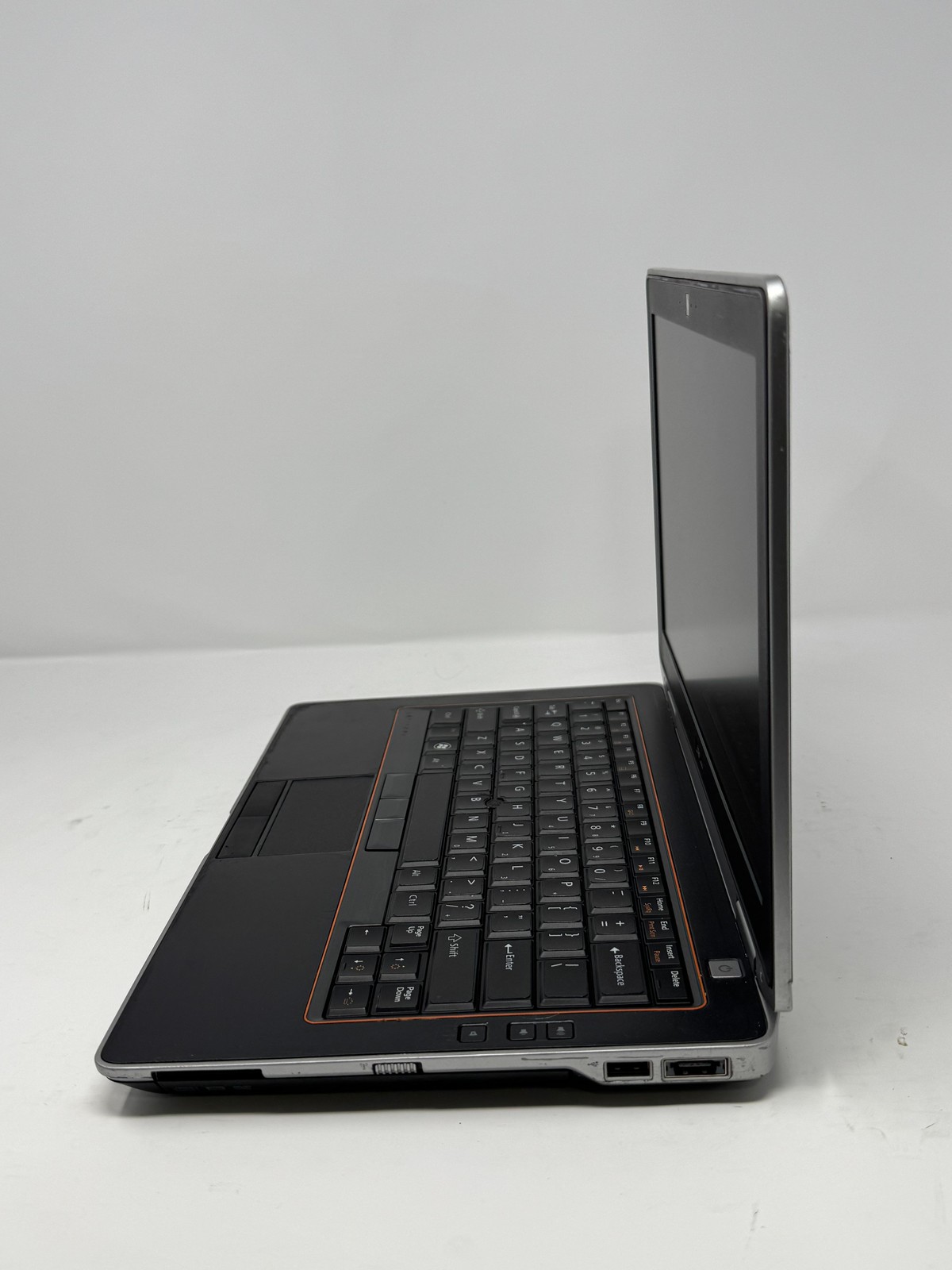 Dell Latitude E6320 i7-2620M 8GB No HD Intel Integrated No Battery Grade B