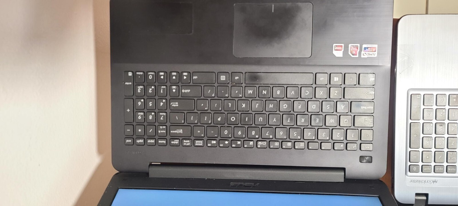 Lot of two Asus Laptop