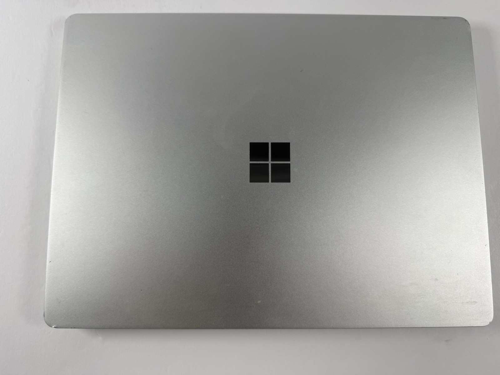 Microsoft Surface Laptop Go 2 2013 12.4″ i5-1135G7 256GB SSD 16GB RAM Win 11 Pro