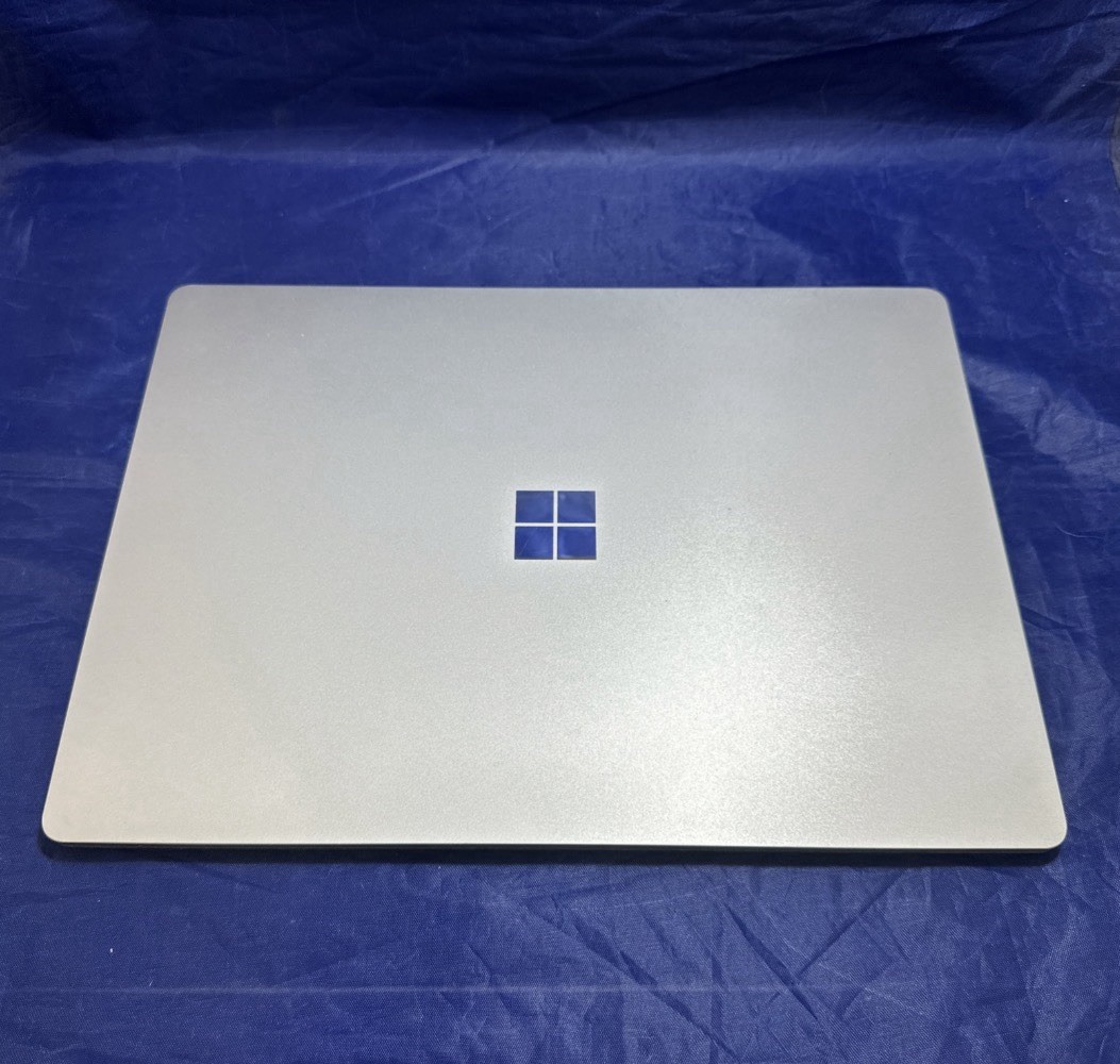 Microsoft Surface Laptop 4 13.5” 8GB 256GB (1950) i5-1145G7 @2.60 GHz Win 11