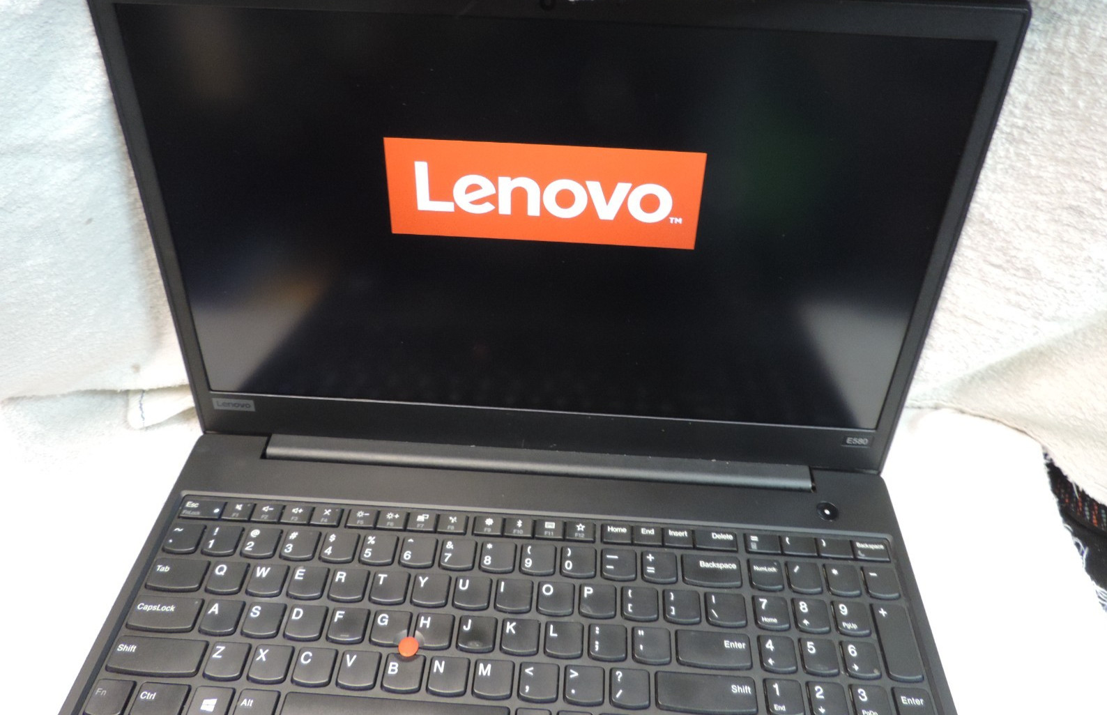 LENOVO THINKPAD E580 | INTEL i3-8130U memory 8GB No HD 15.6 in.