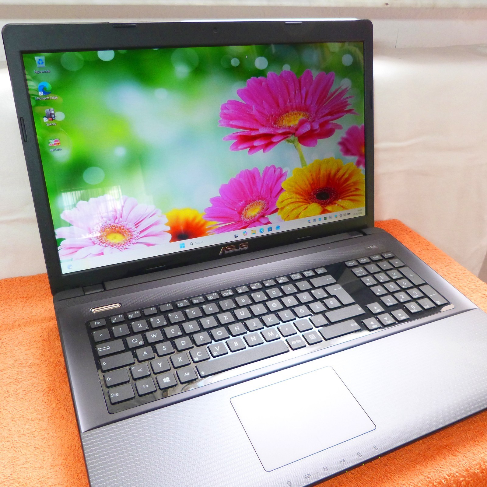 Asus K95 18 inch cinema monster FULLHD l 2TB SSD HDD Windows 11 l 16GB RAM…