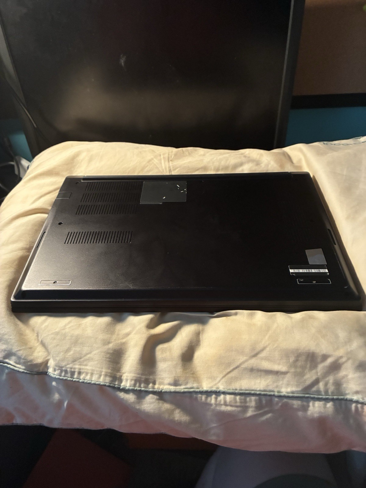 Lenovo Thinkpad E14 gen 2 Core I7 1165G7, 16 GB ram, 256 GB ssd, W11 + charger