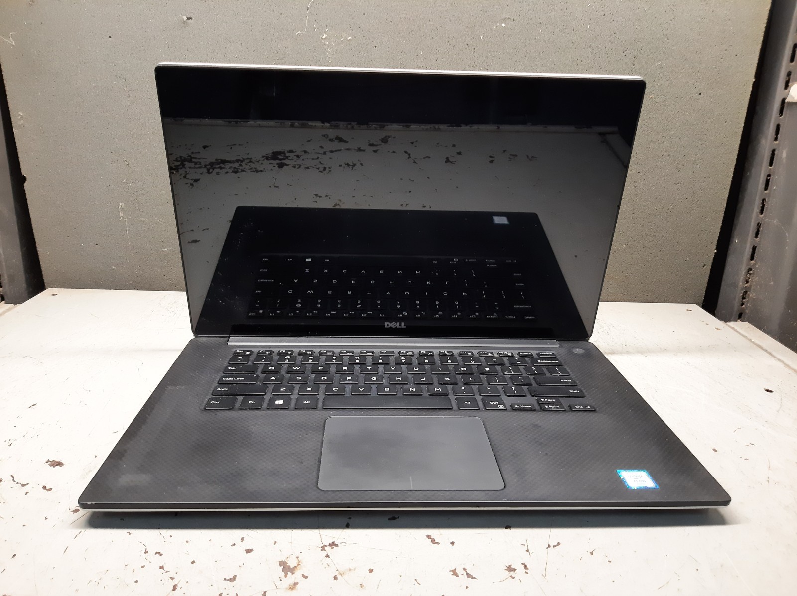 Dell Precision 5520 15.6″ Xeon E3 1505M v6 8GB RAM 512GB SSD Win 11 Workstations