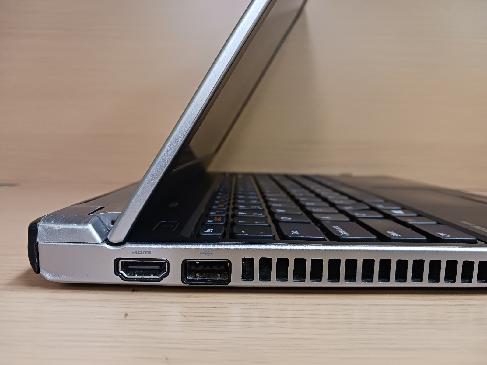 Dell Latitude 3330 Laptop FPONW No Bat/Ch/HD/RAM/OS PLEASE READ DESCRIPTION/PICS