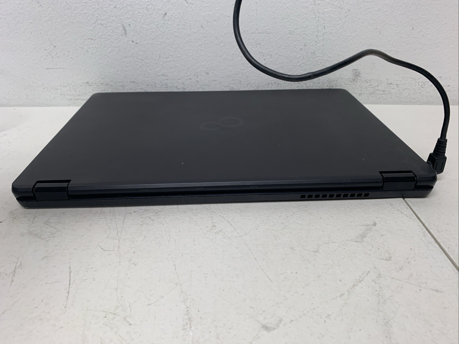 FUJITSU LIFEBOOK U749 14″ i3-8145U 8GB RAM 256GB SSD WIND 11 Pro Edu Touch Scree