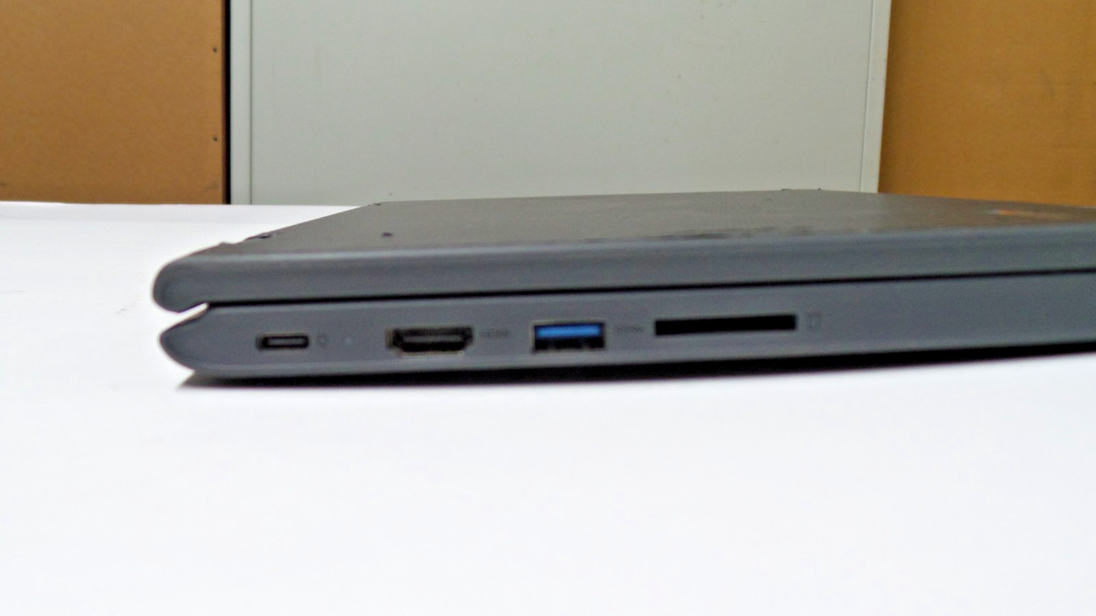 LENOVO Convertible Chromebook 300e 2nd Gen MTK (81QC) 32 GB eMMC 4 GB RAM