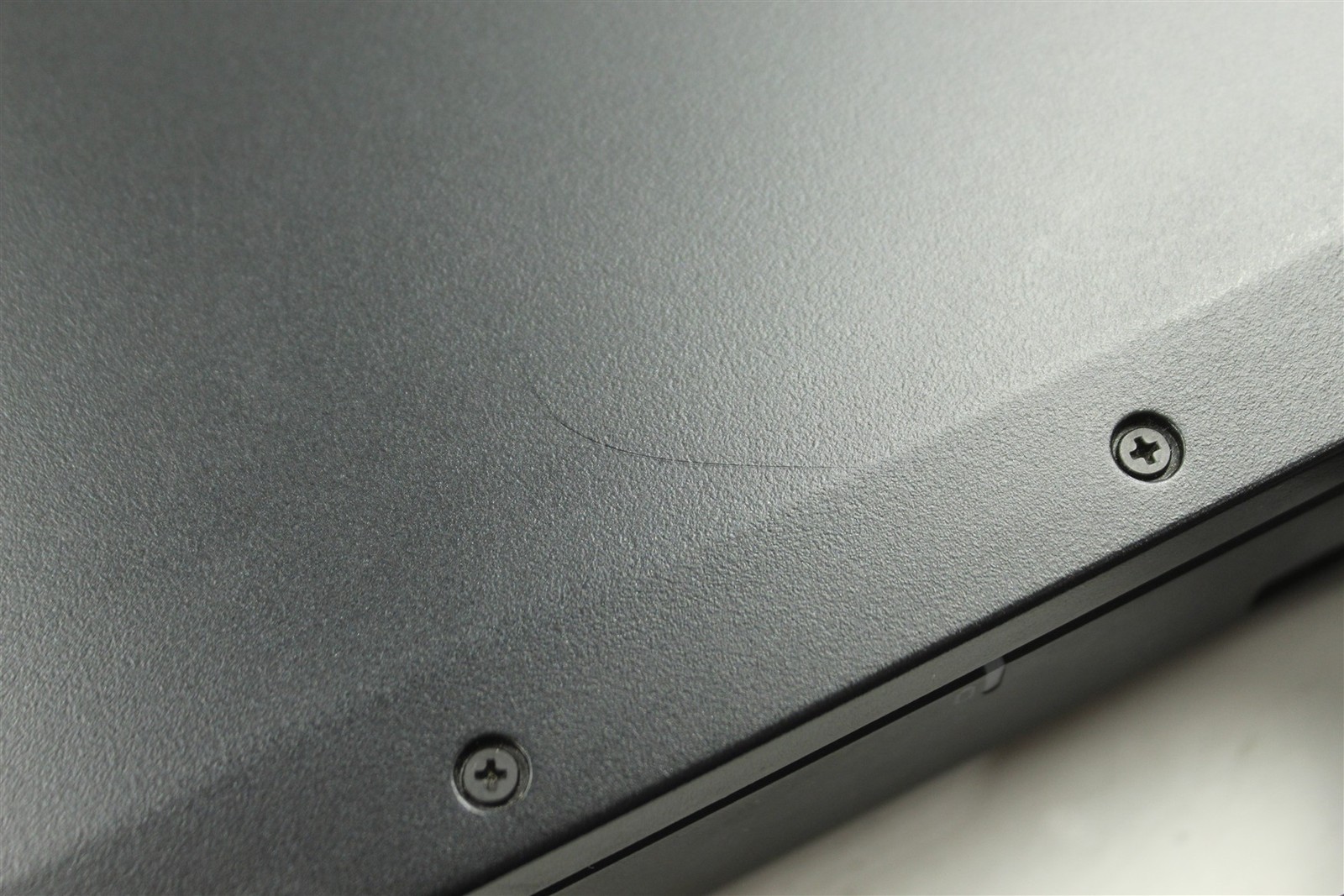Dell Latitude 5424 Rugged 14″ FHD Touch i5-8350U 8GB RAM NO SSD NO OS RGB KB