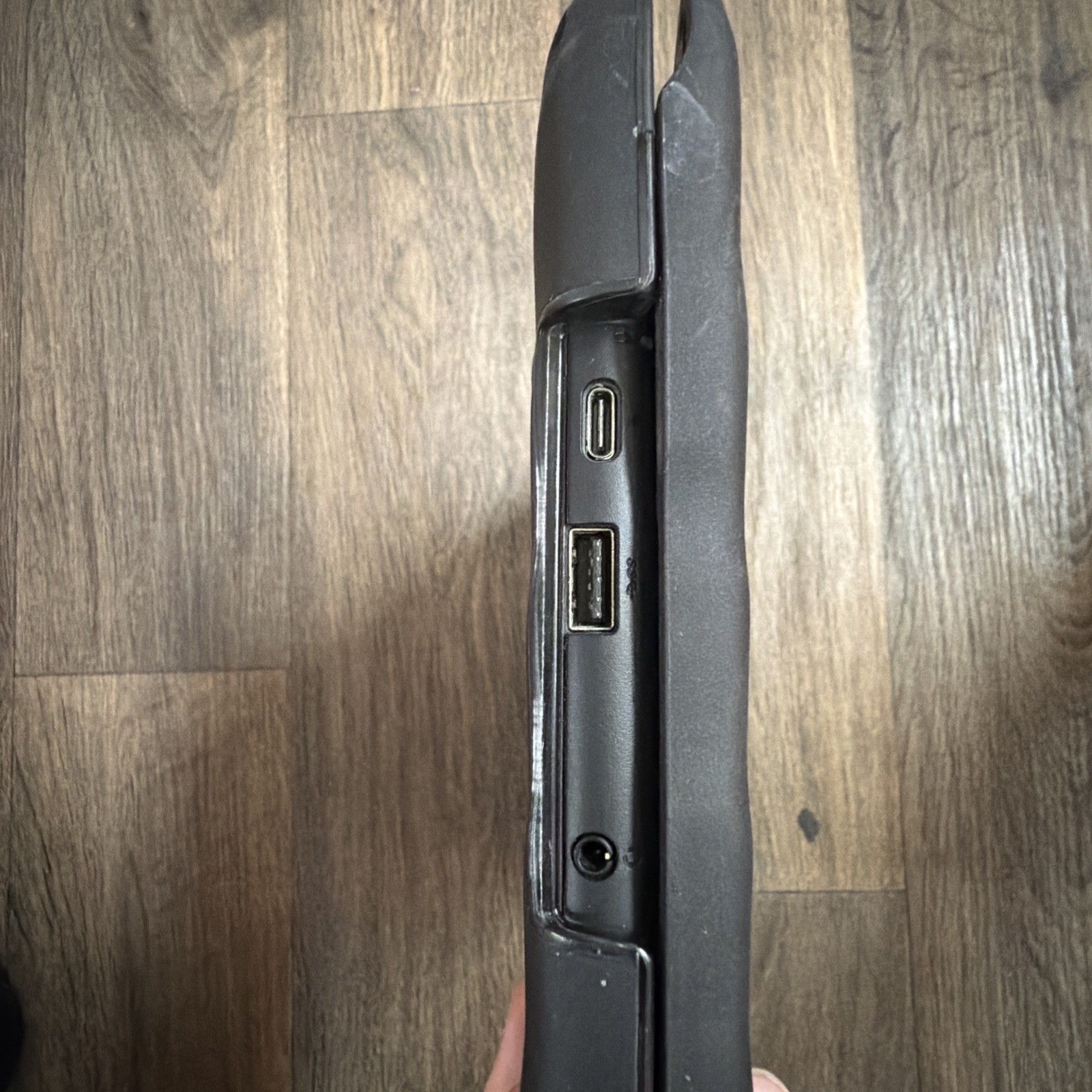 Dell Chromebook 3100 (16GB eMMC, Celeron, 1.60 GHz,4GB) with case cover