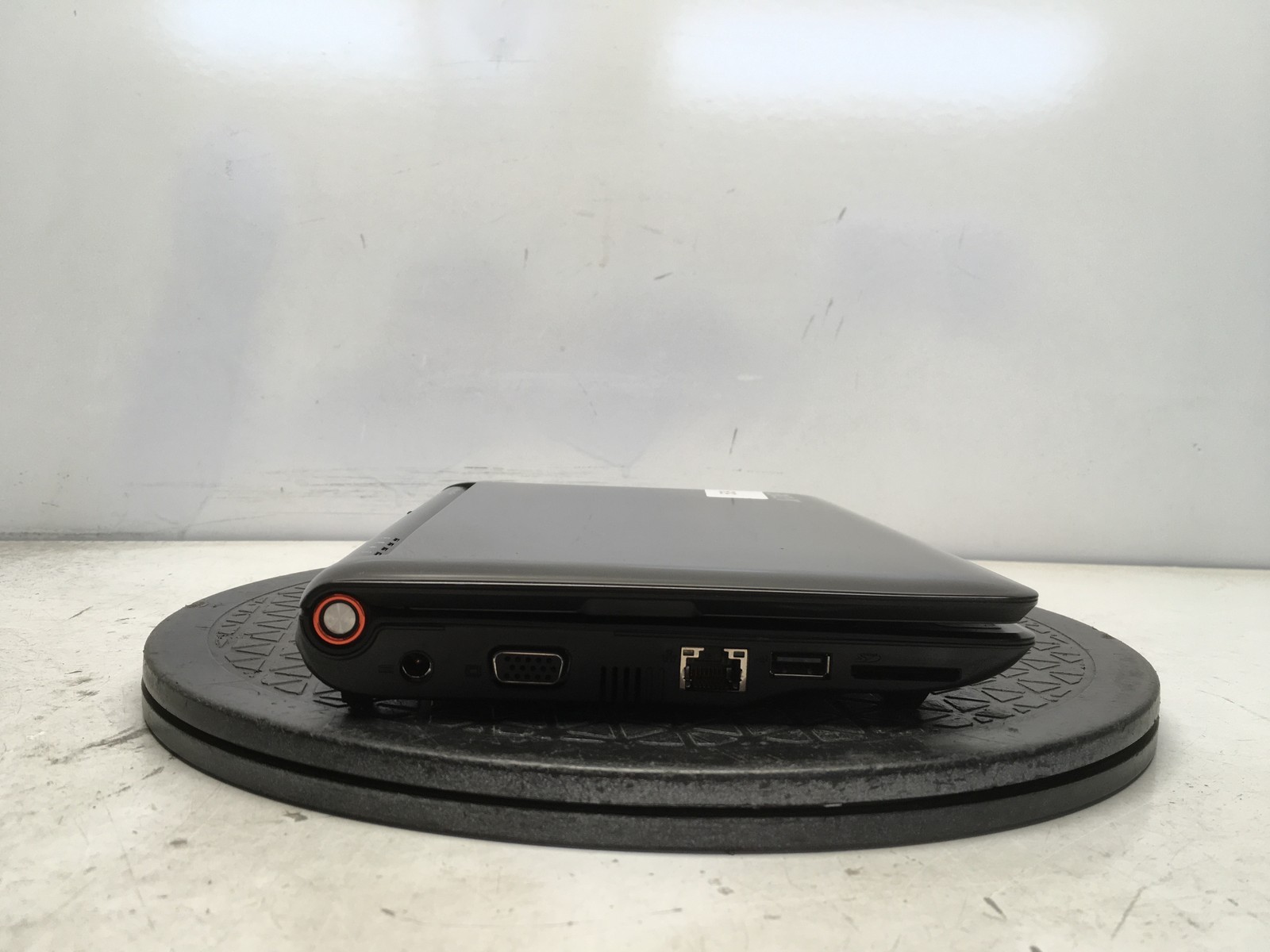 Acer Aspire One ZG5 Intel Atom N270 1.6GHz 1 GB NO HDD No Batt