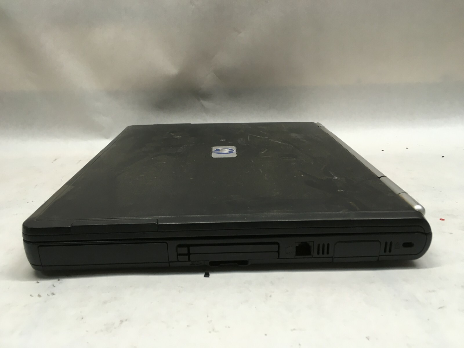 HP nc6000 14″ Laptop Intel Pentium M NO RAM – CHARGES, NO BOOT- JJ