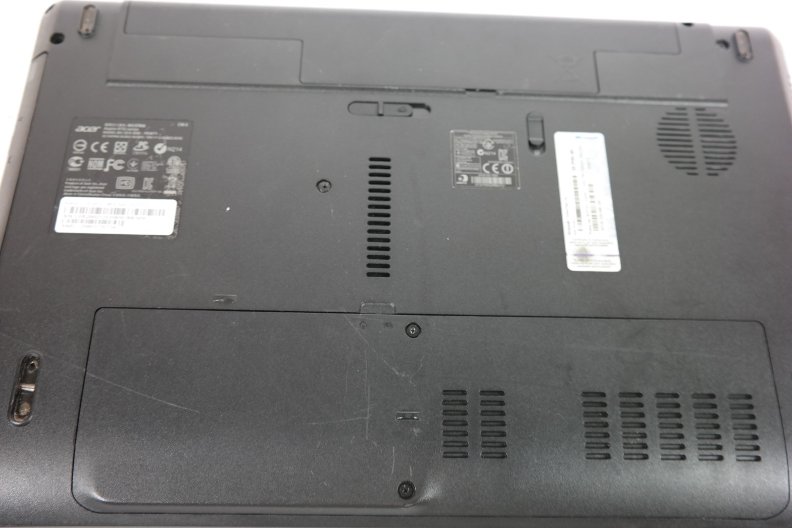 Acer Aspire 5733Z-4633 15.6″ Intel Pentium P6200– 4GB RAM – 500GB HDD – No Power