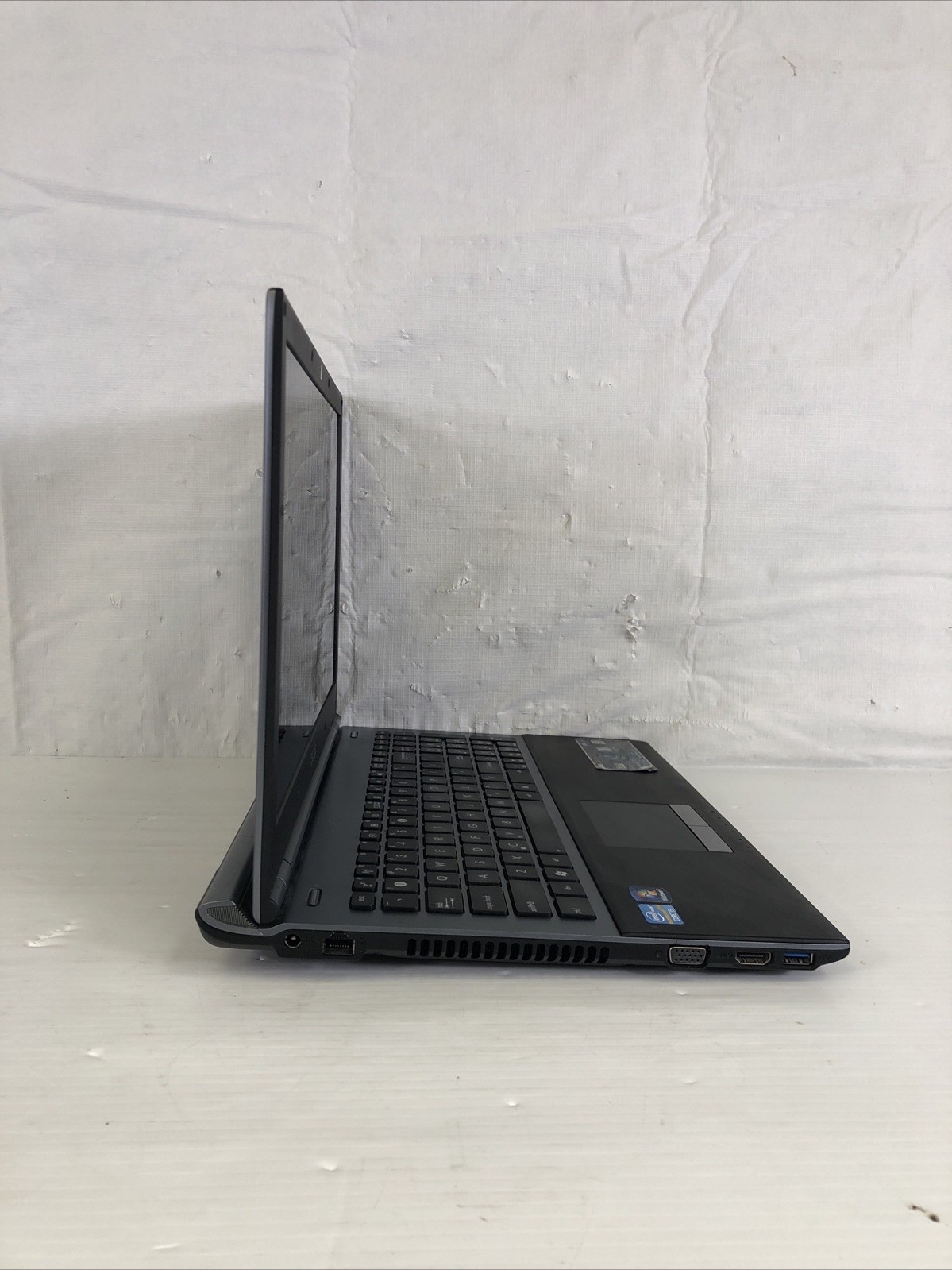 Asus U56E Intel i5-2410M 2.3GHz 6 GB NO HDD NO OS BAD BATTERY BAD TRACKPAD