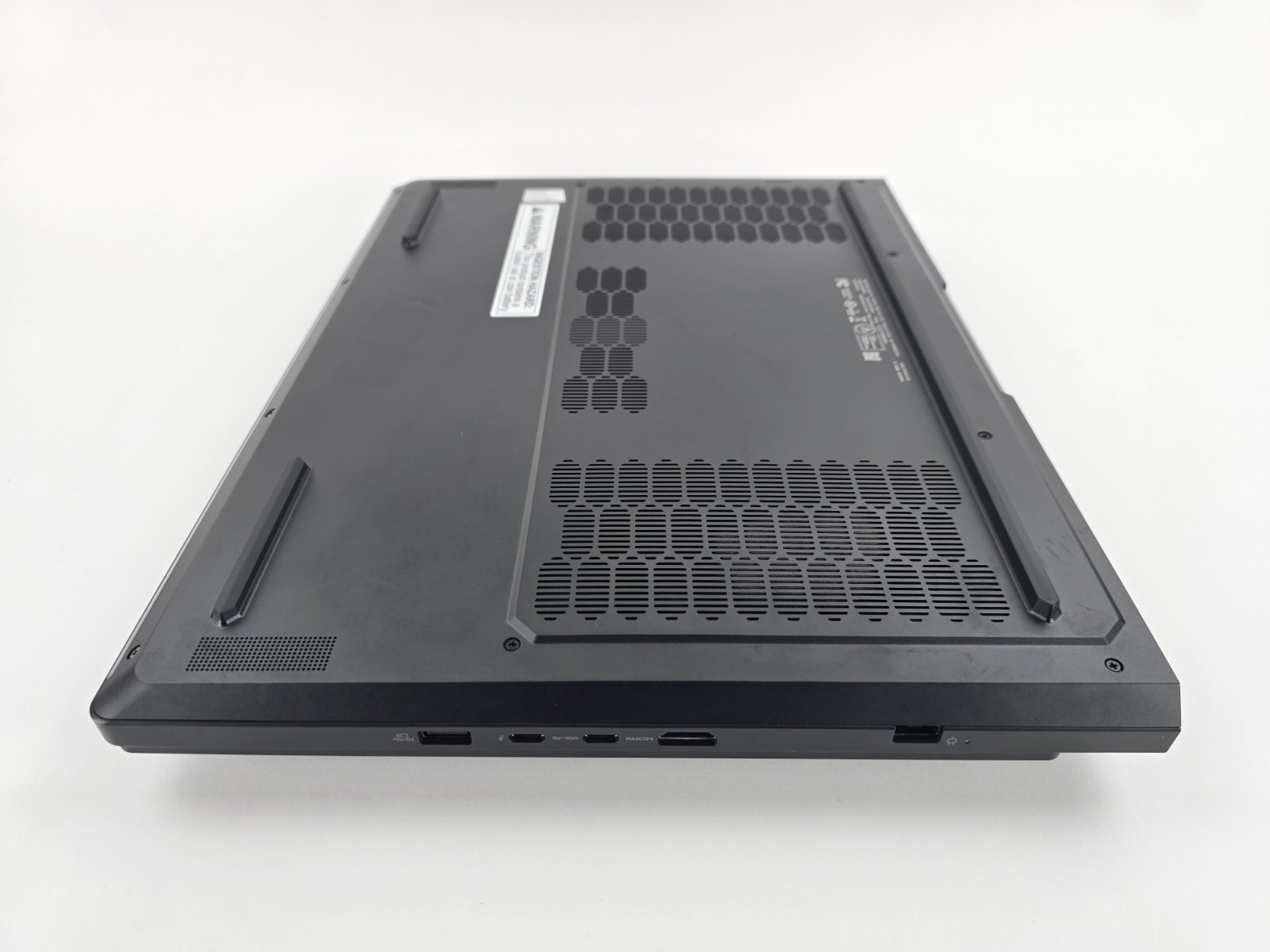 Lenovo Legion Pro 7i 16IAX10H 16″ 2.5K OLED Ultra 9 275HX 32GB 1TB RTX 5080 Good