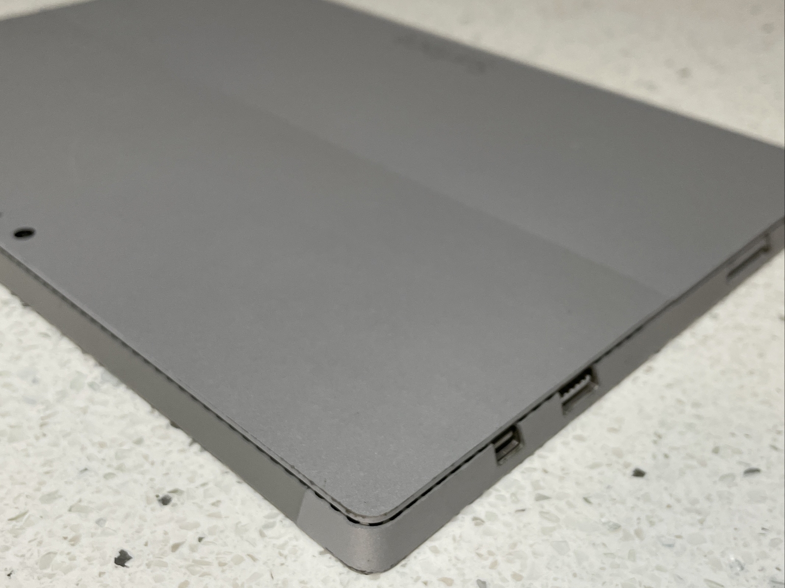 Microsoft Surface Pro 3 1631 12.3″ i7-4650U 8GB 256 GB SSD QHD WIN 10 PRO + Case