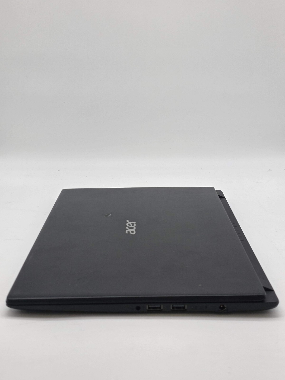 Acer Aspire 1 14″ Celeron N4000 4GB 64GB SSD Laptop Parts Only (Bad Battery)