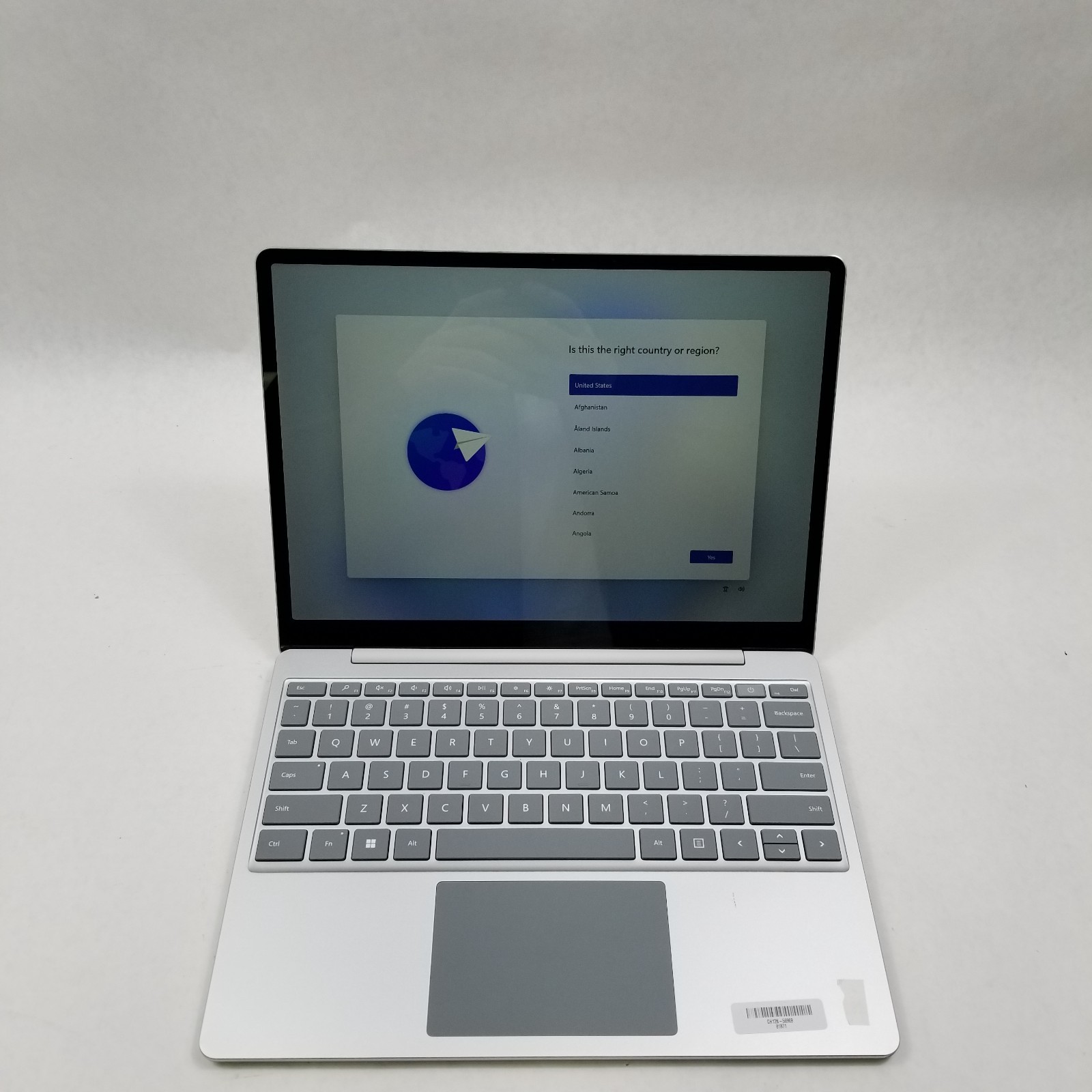 Microsoft Surface Go 2 2013 12.4″ i5-1135G7 2.4GHz 8GB RAM 128GB SSD Win 11 Pro