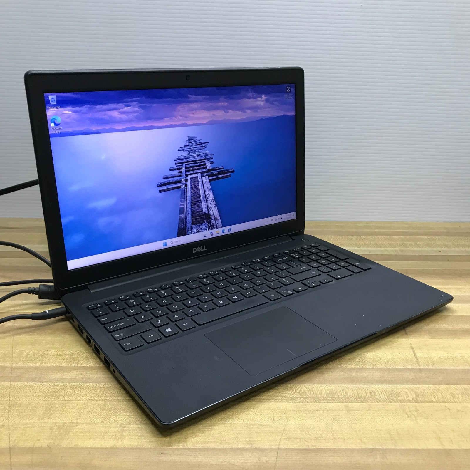 Dell Latitude 3500 15.6″ i5-8265u 1.6GHz 8GB RAM 256GB M.2 SSD (Windows 11 Pro)