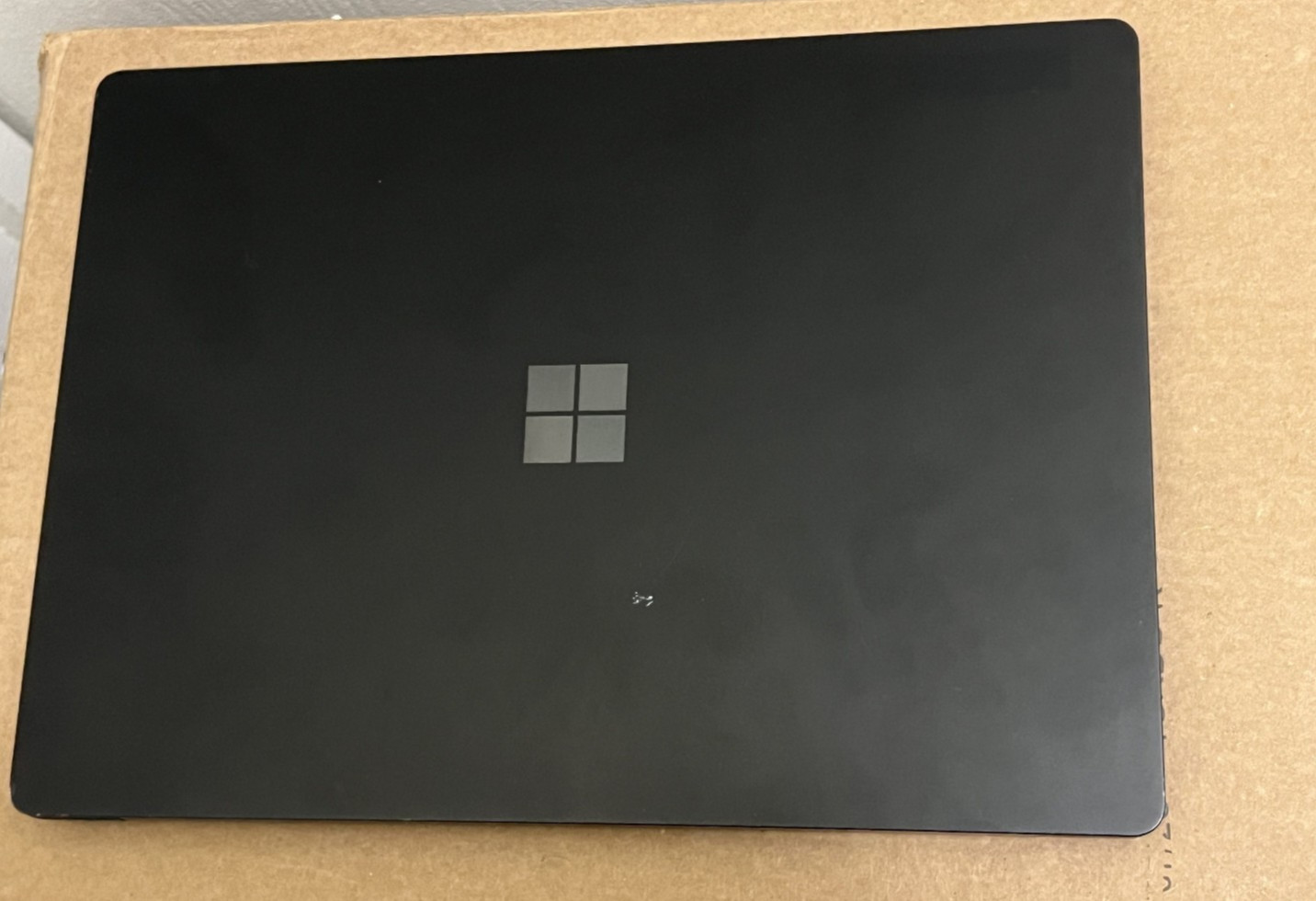 Microsoft Surface Laptop 2 Black 13.5” i7-8650U 2.11GHz 8GB 256GB SSD Model 1769