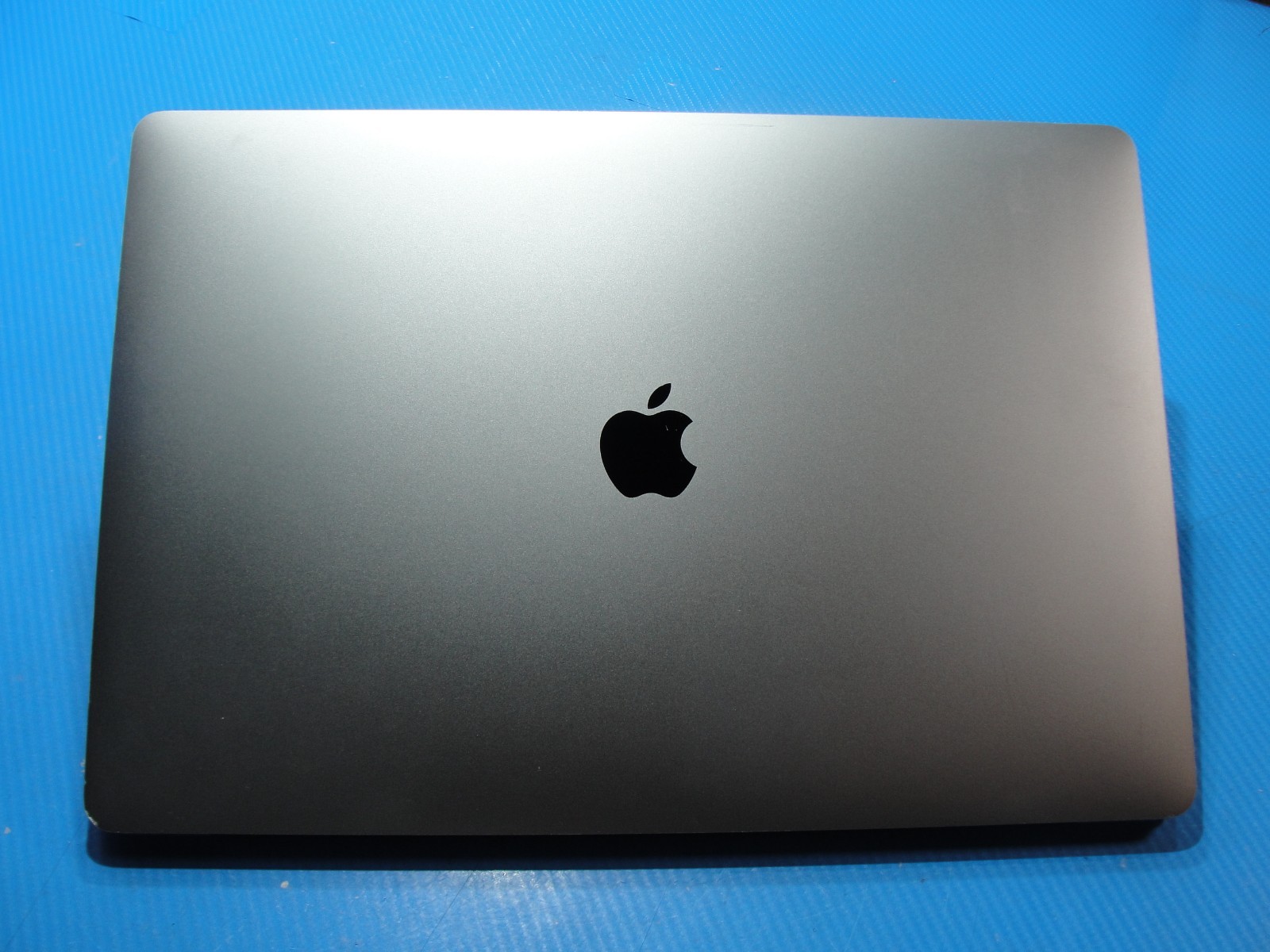 Apple MacBook Pro 16″ A2141 MVVM2LL/A i9-9880H 16GB/1TB SSD AMD Radeon Pro 5500M