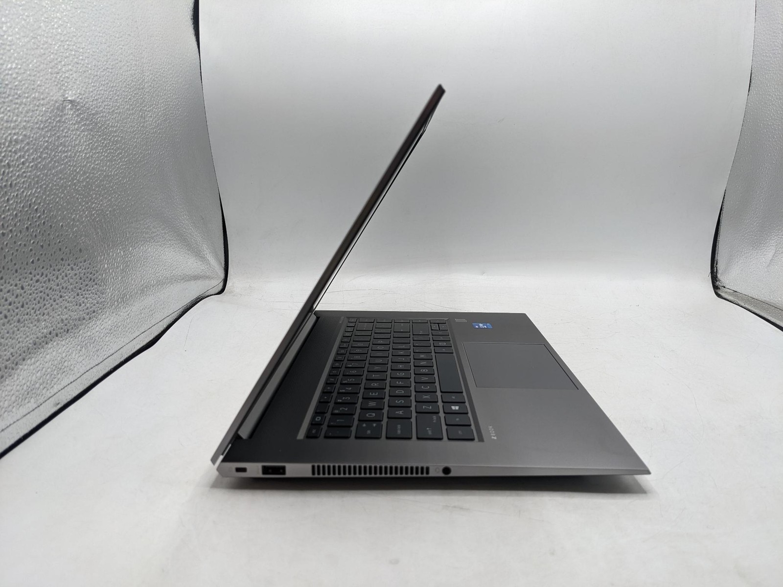 HP ZBOOK STUDIO G8 I7-11850H 2.5Ghz 32GB RAM 512GB *GRADE D*