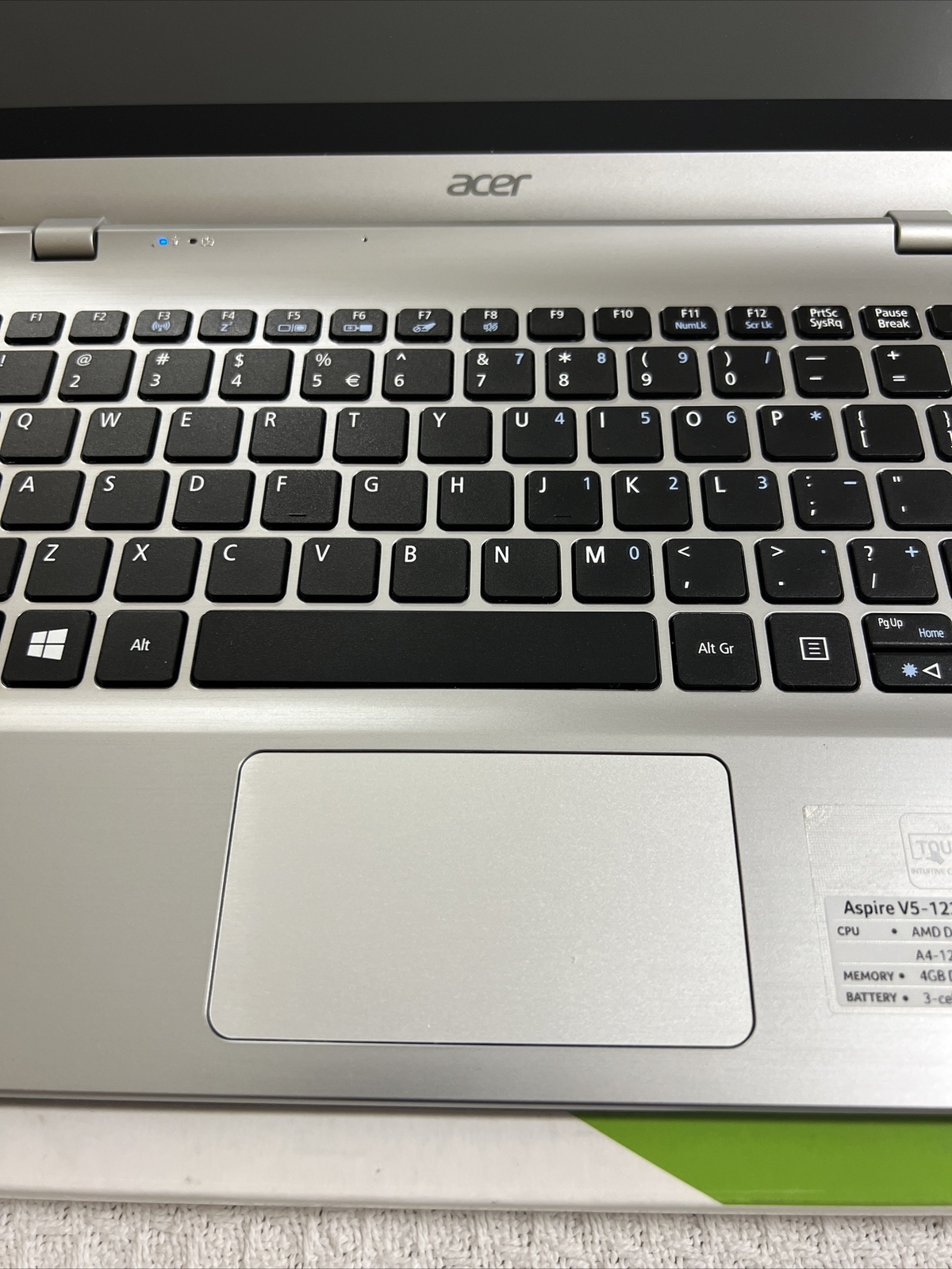 Acer V5-122P 0408 TOUCH 11.6″AMD A4-1250 4GB RAM, 500 GB HD Window8 HDMI Webcam