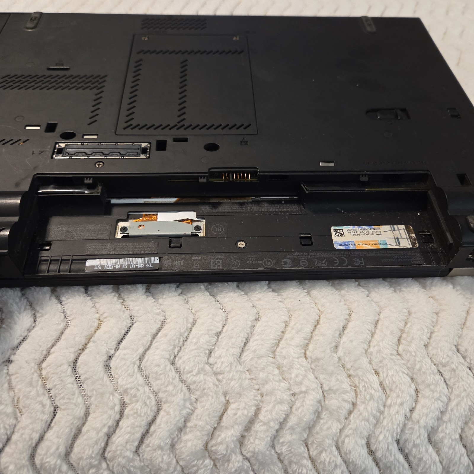 LENOVO THINKPAD T430S – Powers On – NO HARD DRIVE- Untested