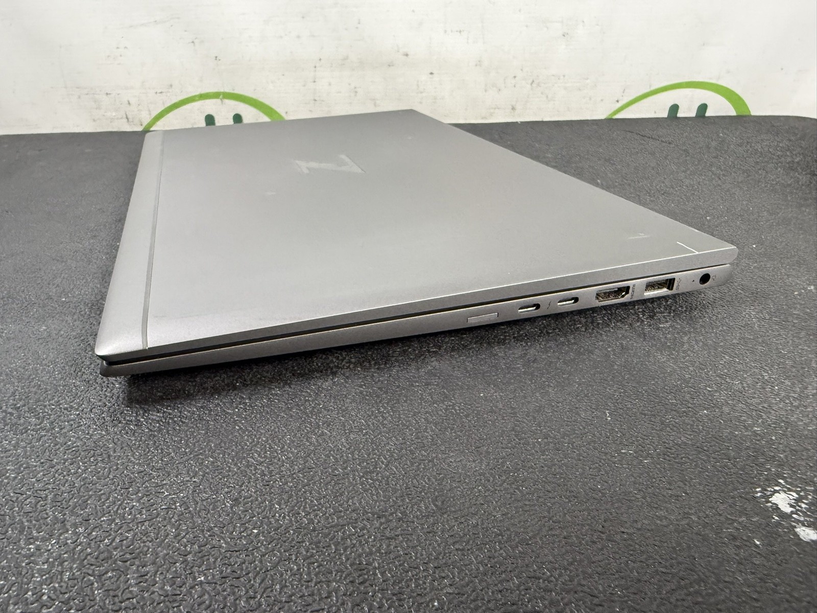HP ZBook Firefly 15 G8 15.6″ Core i7-1185G7 3.0GHz 16GB DDR4 256GB SSD – READ