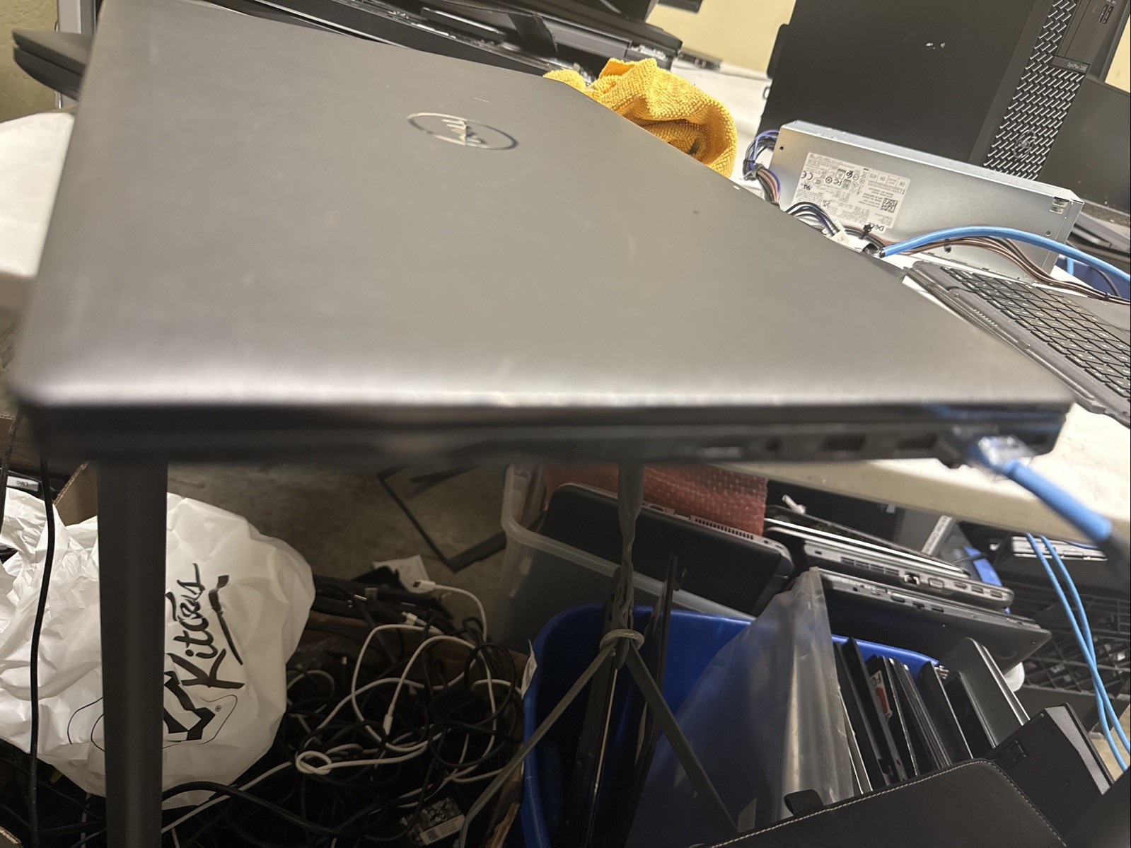 Dell Latitude 3520 i5 1135G7 2.40GHz/ 8G/256GB SSD 1920×1080 Win 11 Pro