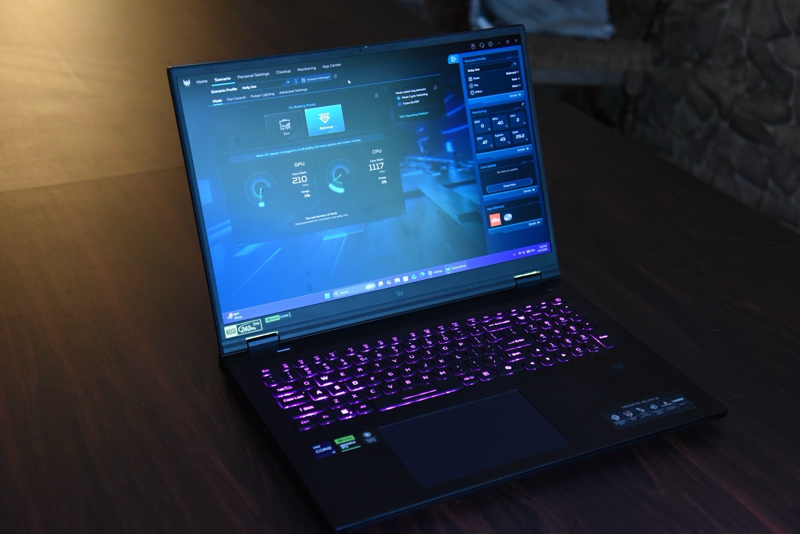Acer Predator Helios 18 i9-14900HX RTX 4080 32GB RAM 1TB SSD Gaming Laptop
