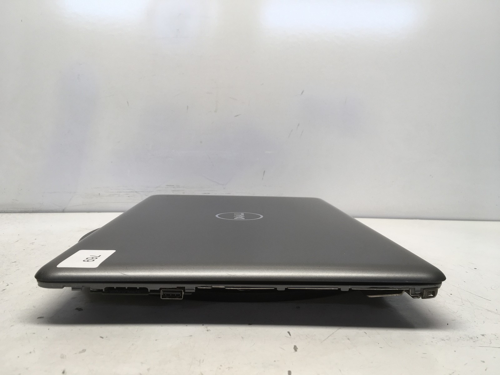 Dell Inspiron 5567 Intel i7-7500U 2.7GHz 16 GB NO HDD No Batt READ