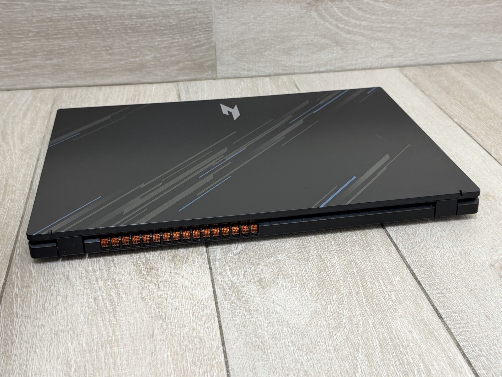 “Read” Acer Nitro V 15 Core i5-13420H GeForce RTX 2050 8GB Ram 512GB SSD
