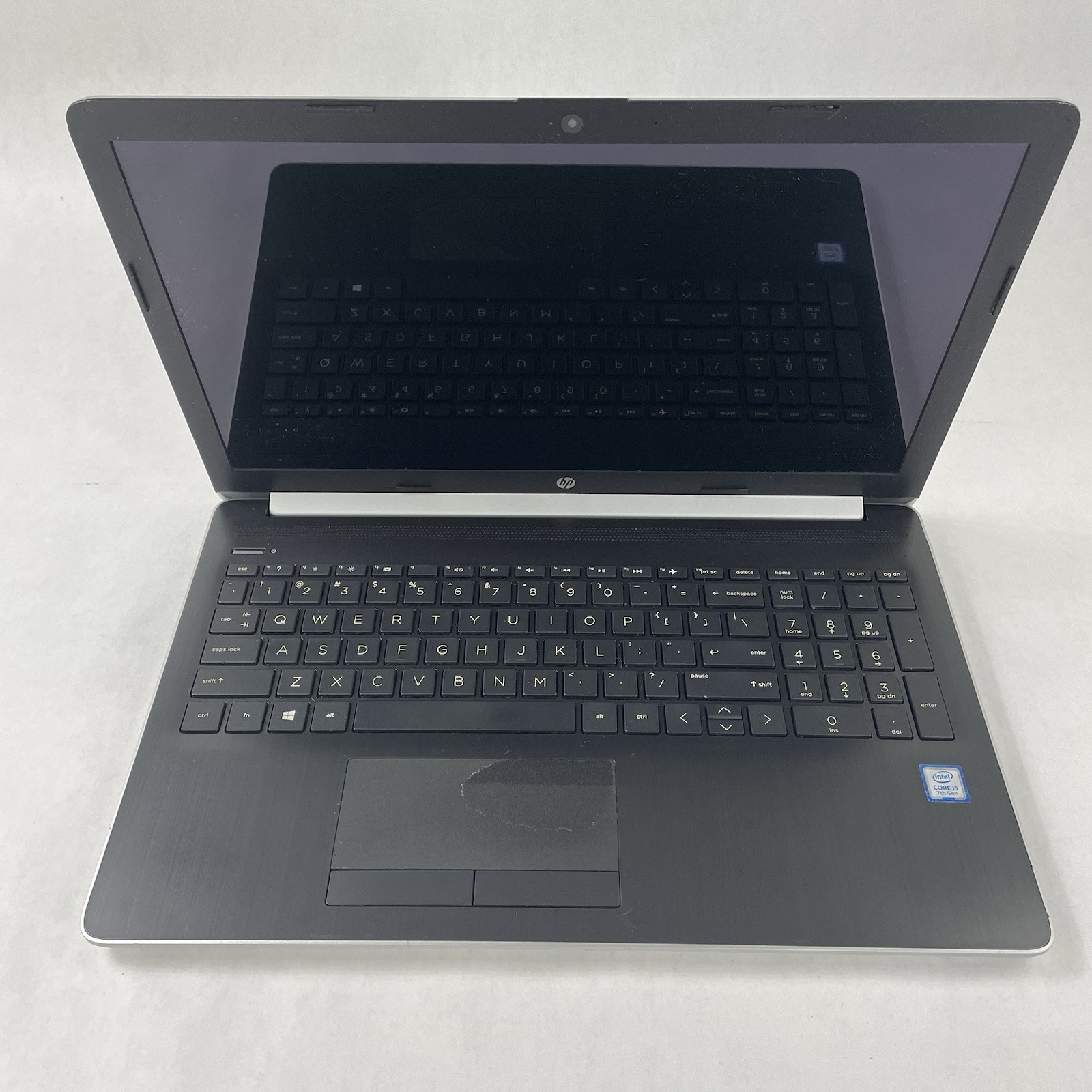HP 15-da0073ms 15.6″ i5-7200U 2.50 GHz 8 GB RAM No SSD/OS/Battery – Bad Bottom