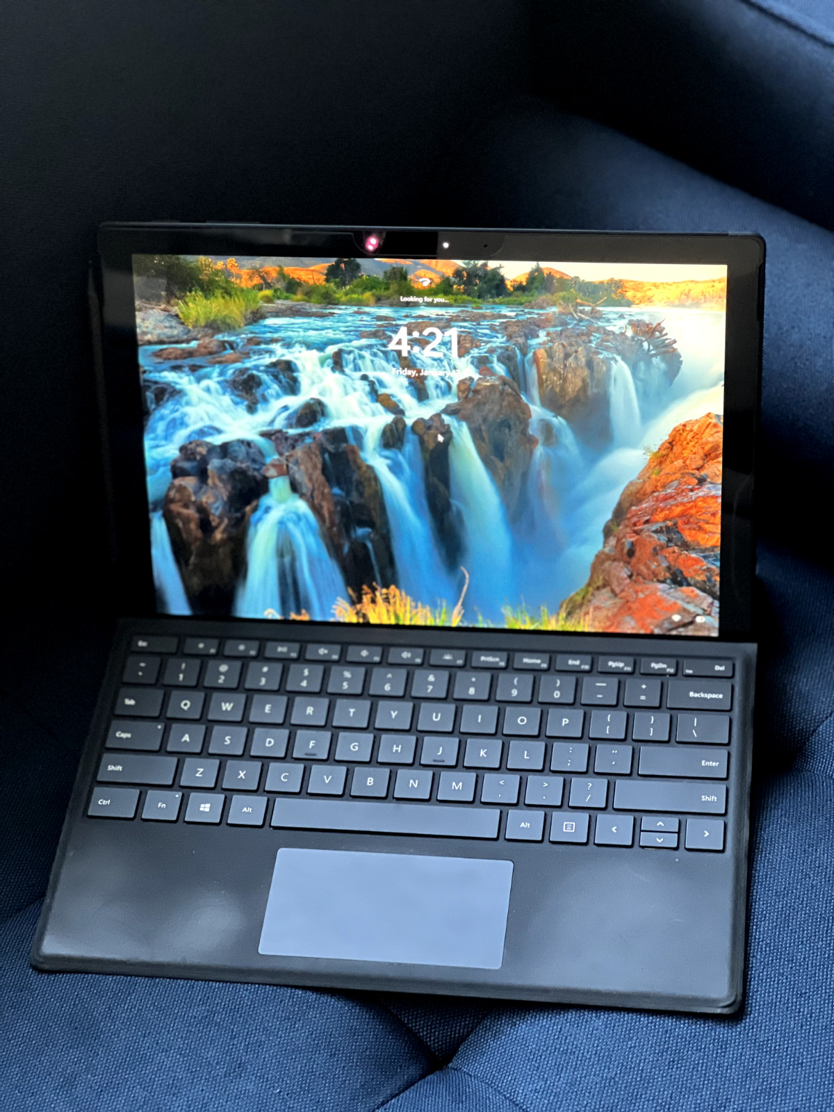 Microsoft Surface Pro 7 12.3″ Intel Core i5-1035G4 8GB/256GB Laptop w/ Keyboard