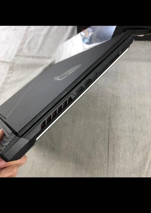ASUS ROG Strix Scar 17 G732LXS Gaming Laptop Core i9 32GB 2TB RTX 2080 Super