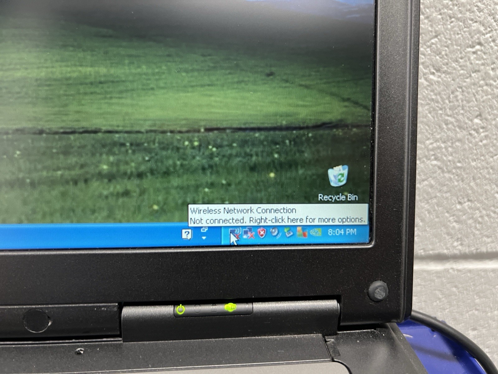 DELL LATITUDE D820 Core 2 Duo 1GB RAM 120GB HDD NVIDIA WINDOWS XP Serial Laptop