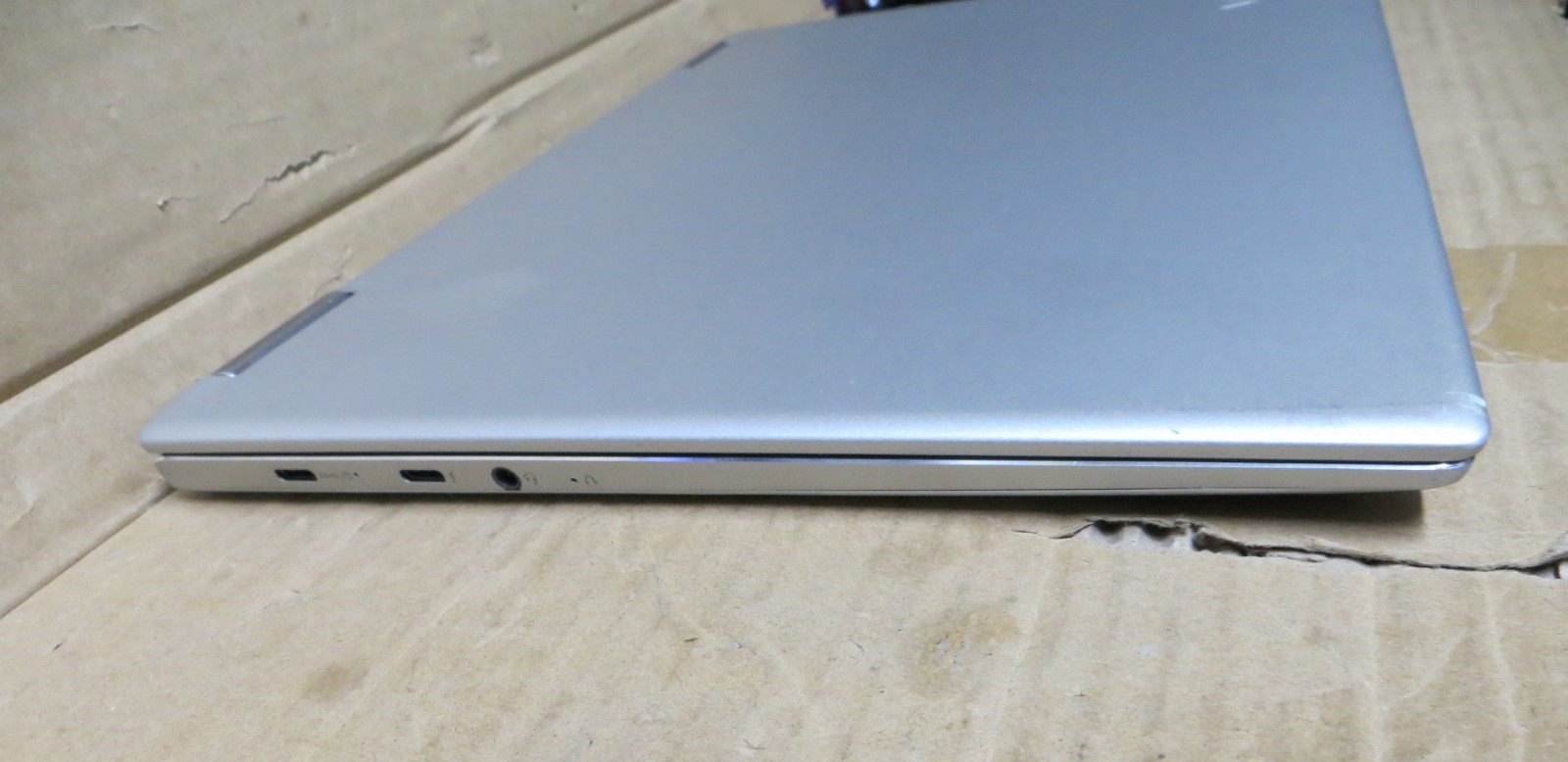 Lenovo Yoga 720-13IKB 2-in-1 Touchscreen i5-7200U 8GB RAM for Parts or Repair