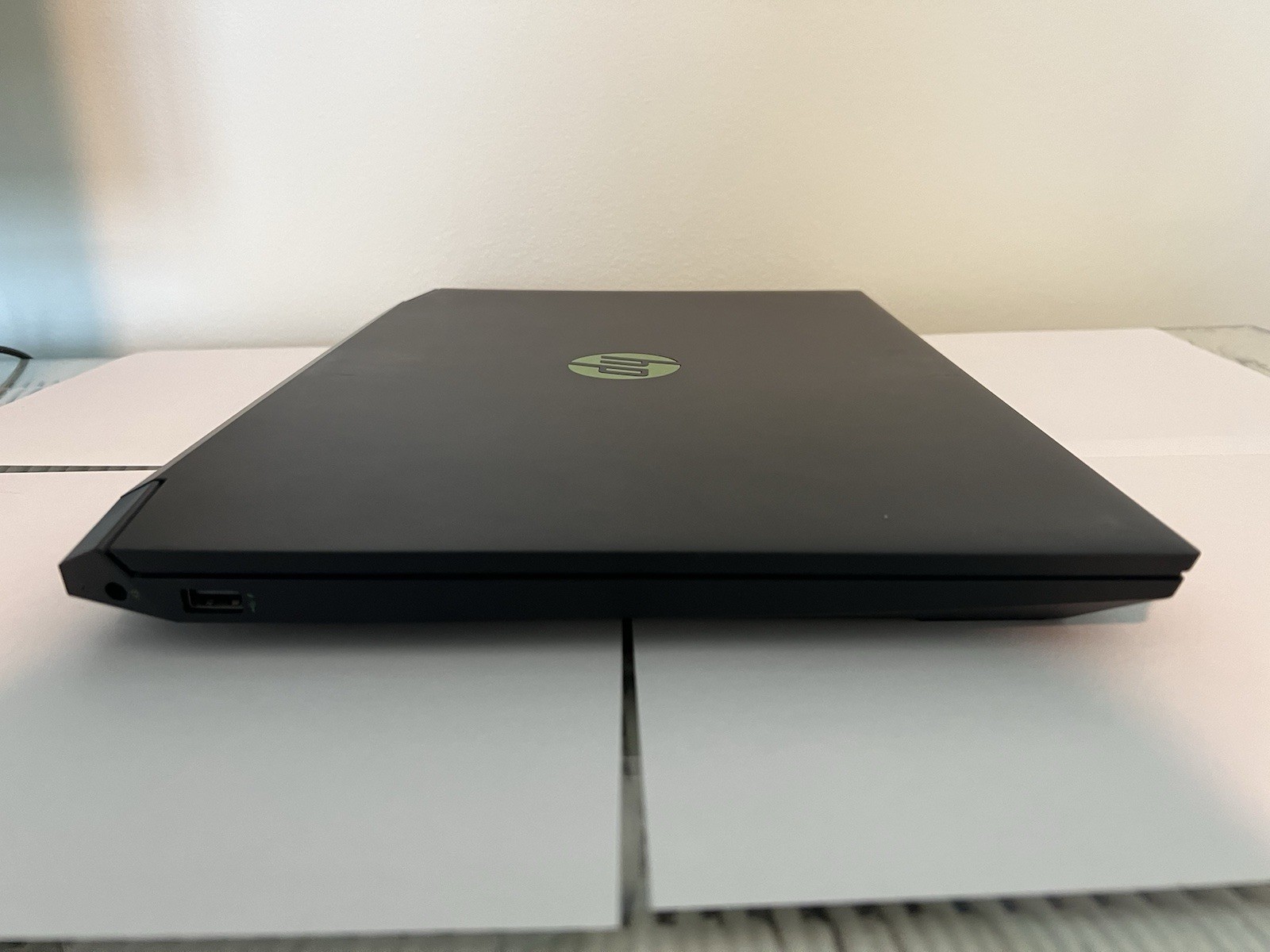 HP Pavilion Gaming Laptop 15-EC0013DX Ryzen 5 GTX 1050 16GB RAM 256GB + 1TB SSD