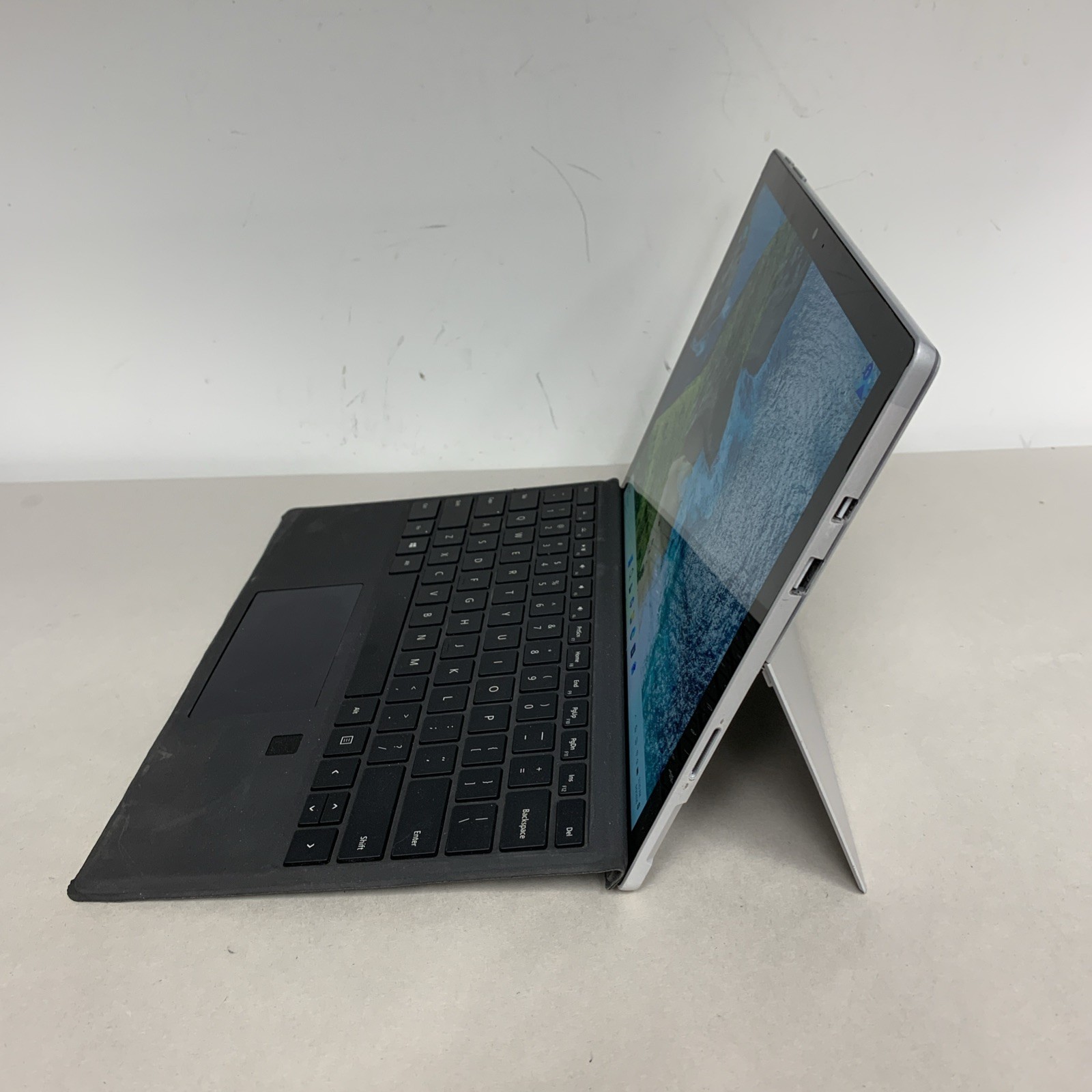 Microsoft Surface Pro 1807 i5-7300U 8GB RAM 256GB SSD Win11 Pro | READ DESC