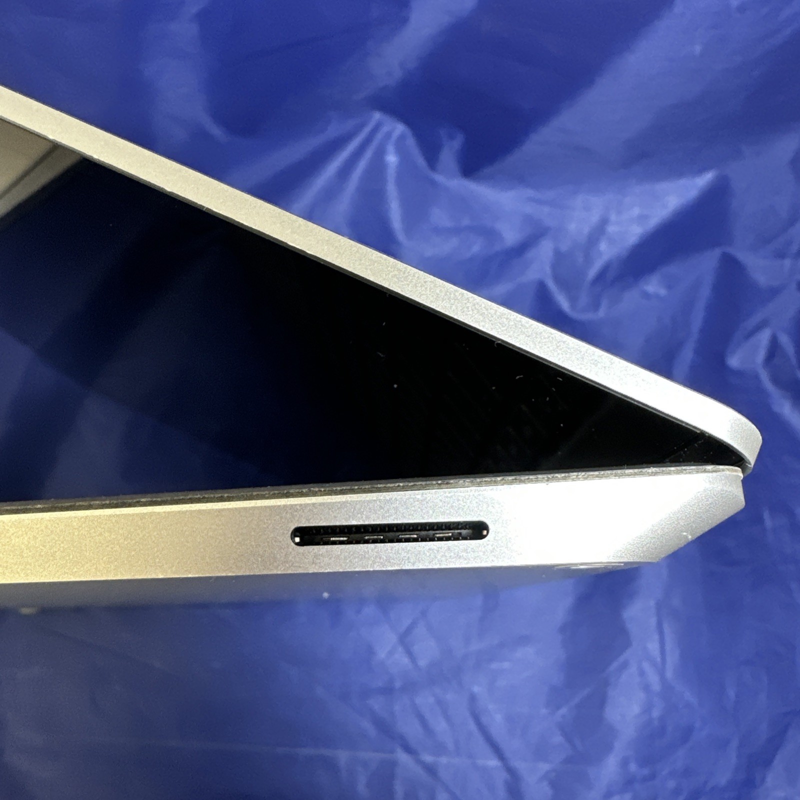 Microsoft Surface Laptop 4 13.5” 8GB 256GB (1950) i5-1145G7 @2.60 GHz Win 11